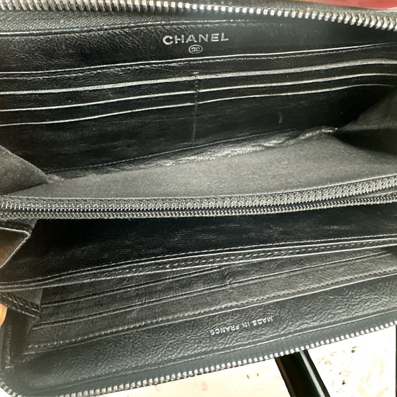 Chanel calf leather distressed chain around long zip wallet - Picture 9 of 11